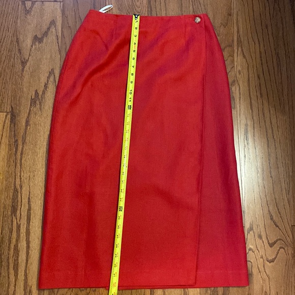 Bridgewater red linen wrapped classic long skirt- size 12 - Picture 9 of 10